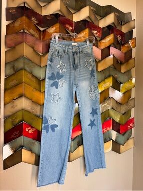 Saige Embroidered Light Blue Straight-Leg Women’s Jeans